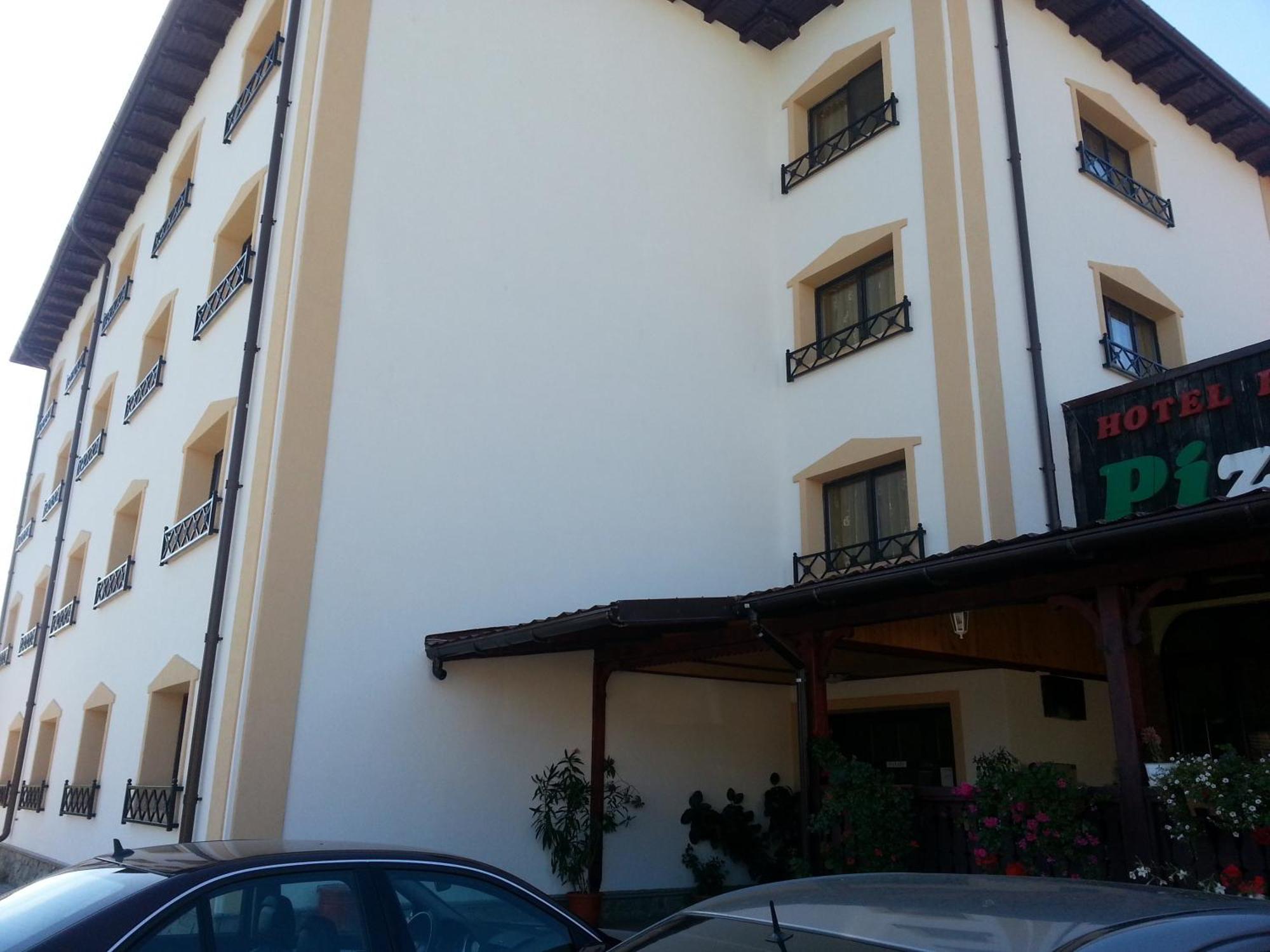 Hotel Romanitza 3*